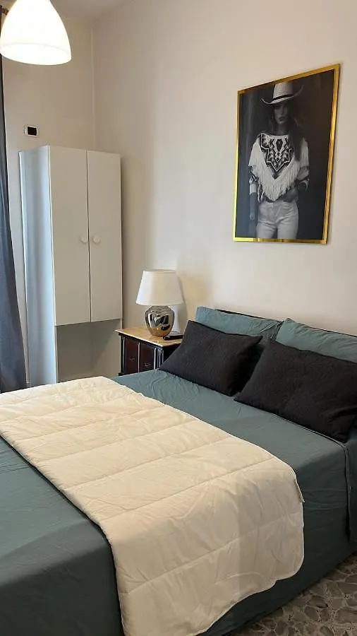 Lägenhet Intero Appartamento 4 Camere Da Letto 3 Bagni 12 Posti Letto Cado Dalle Nubi Bari