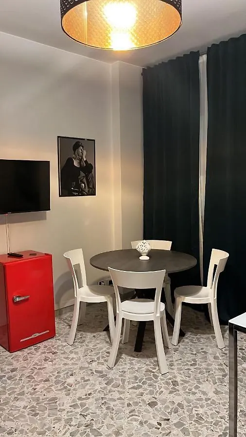 Lägenhet Intero Appartamento 4 Camere Da Letto 3 Bagni 12 Posti Letto Cado Dalle Nubi Bari Italien