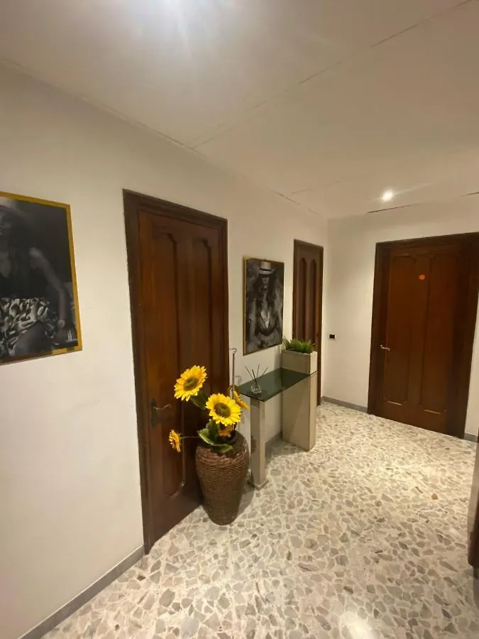 Intero Appartamento 4 Camere Da Letto 3 Bagni 12 Posti Letto Cado Dalle Nubi Bari 0*,